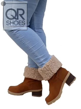 Bota Feminina Forrada com Lã Tratorada Salto Médio Grosso Caramelo Inverno Pelinhos
