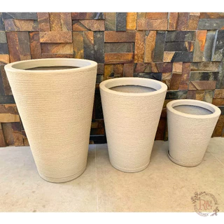 Kit 3 Vasos de Plantas Decorativo Polietileno Coluna Redonda Texturizados Nº1 Nº2 Nº3 Com Pratos