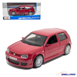 Miniatura em Metal Volkswagen Golf R32 1/24 Maisto com Caixa