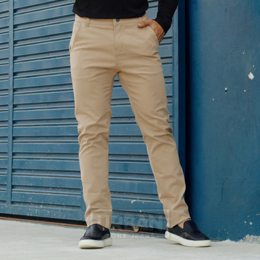 Calça Masculina Bege Sarja Modelo Esporte Fino Social Slim Fit