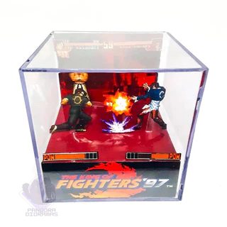 Cubo Diorama King of Fighters 97 Kyo vs Iori Acrílico 9x9x9cm