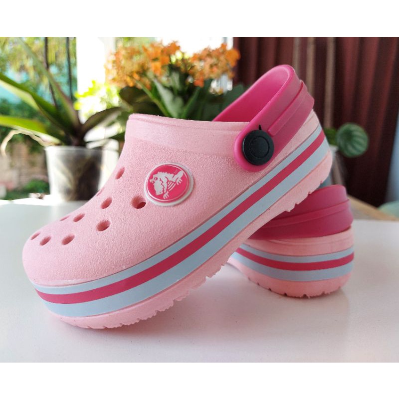 Sapato crocs infantil hot sale feminino