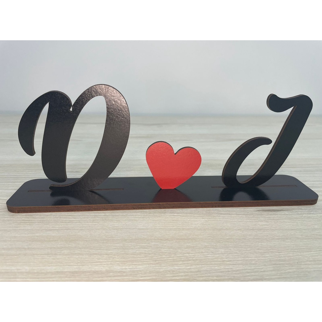 Monte as iniciais do seu nome e do seu amor filhos e muito mais Decoração de mesa iniciais pra nome e números com coração monte as letras do seu amor, pra decorar a sua casa todas as opções de letras e números em MDF de alta qualidade Lançamento