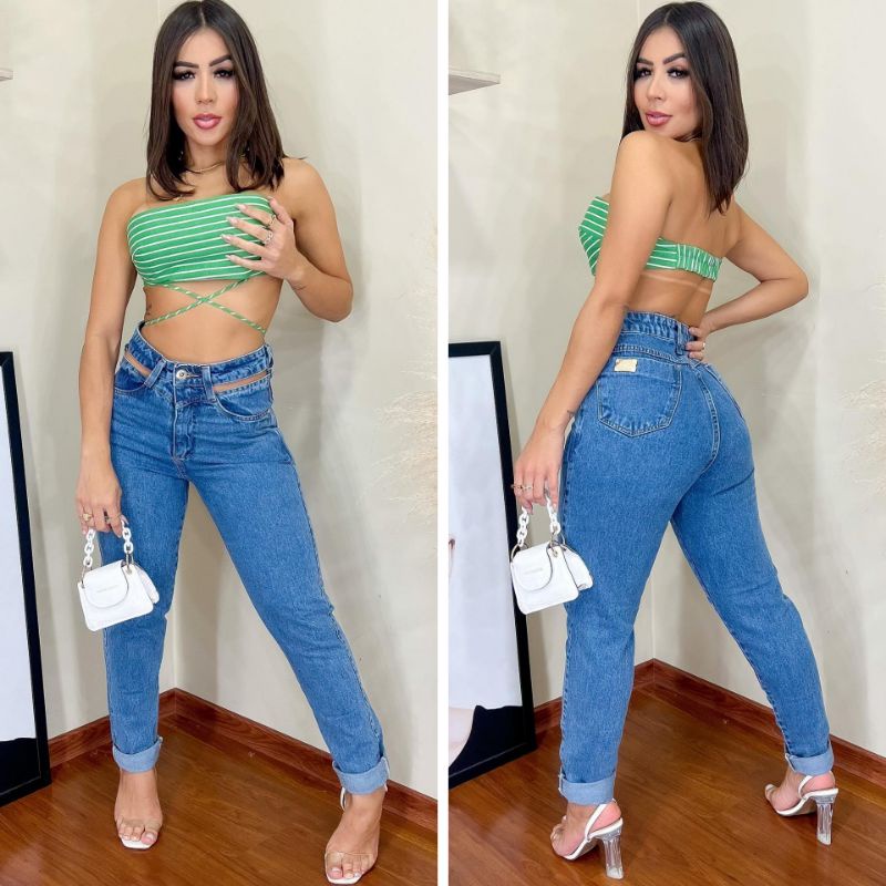 calça jeans feminina mom com bolso vazado empina bumbum e valoriza