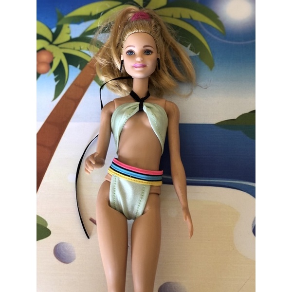 Roupa para boneca Barbie em croche - macaquinho curto em Promoção