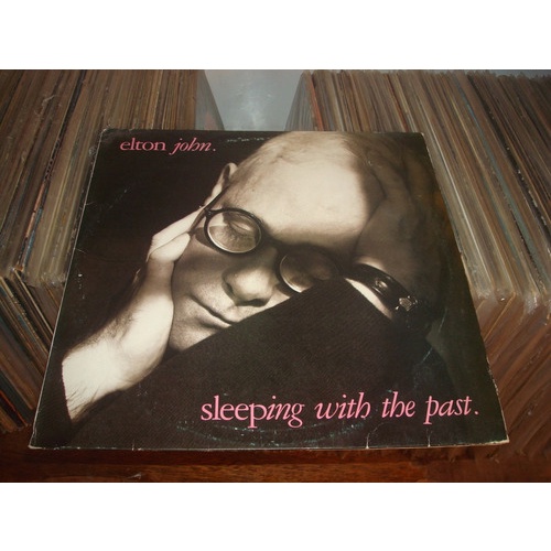 Lp Elton John Sleeping Whith The Past Com Encarte Ex. | Shopee Brasil