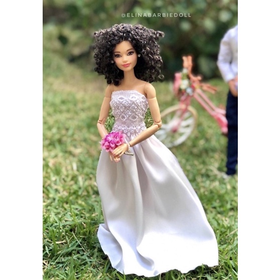 Boneca Barbie Com Vestido De Noiva Completo
