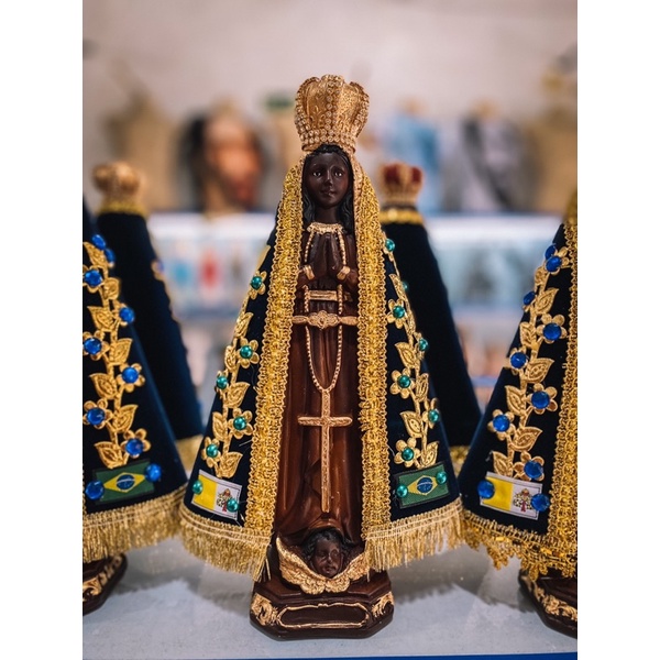 Nossa Senhora Aparecida Manto Trabalhado 32cm Original Acabamento em Resina
