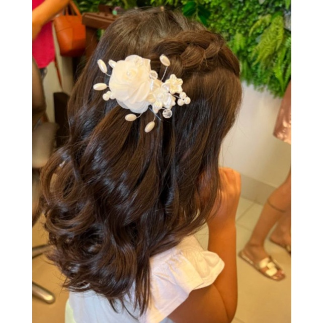 Arranjo Infantil Faixa de cabelo strass e pérolas flor grinalda Penteado  Daminha Batizado - Auhe Kids