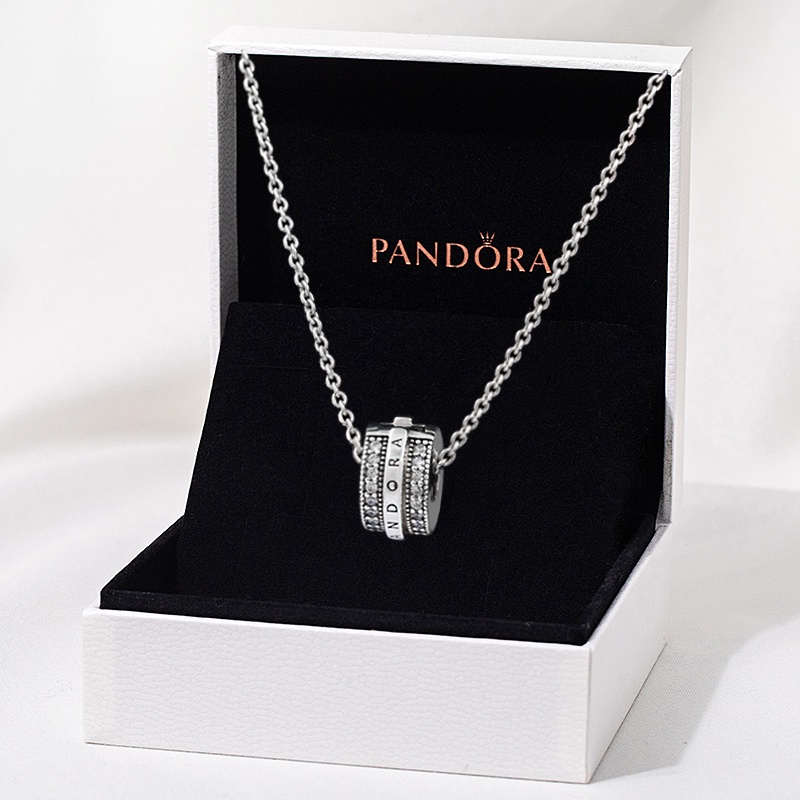 Colar Feminino Com Logotipo Pave Luck