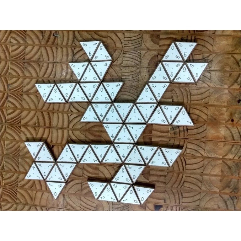 Jogo Tabuleiro Dominó Triangular