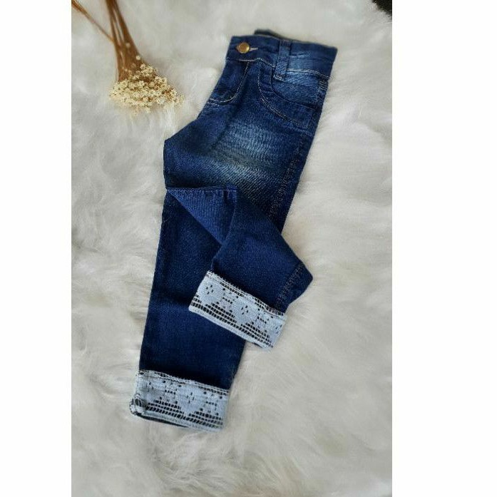 Calça jeans com 2024 barra de renda