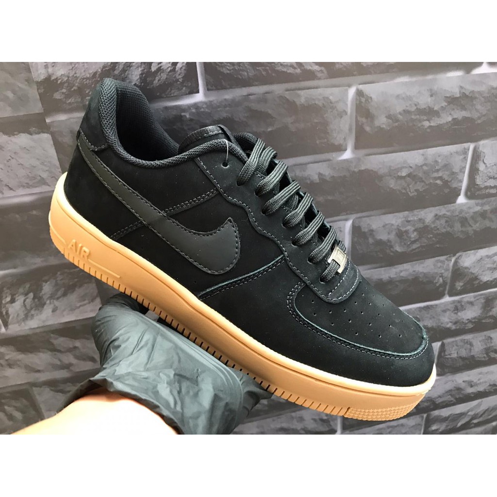 Air force store preto e caramelo