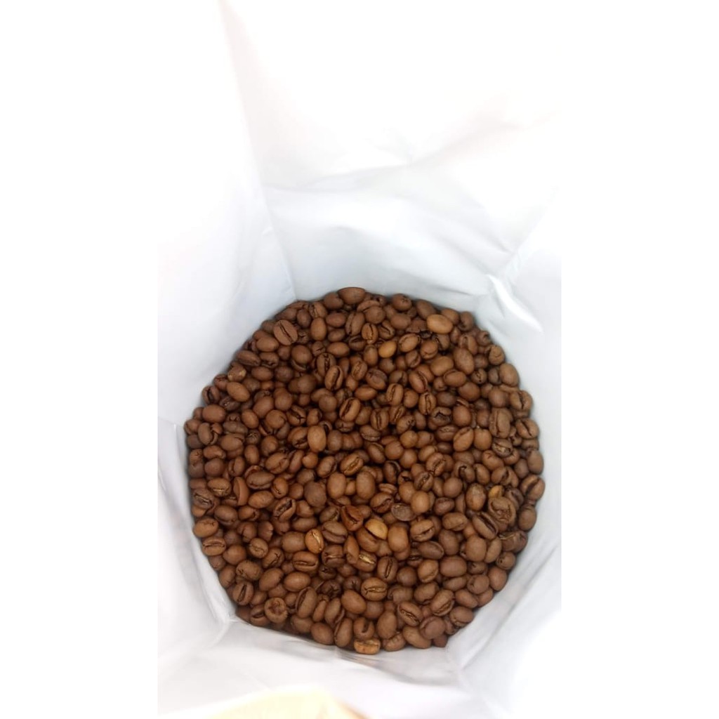 Café conilon em grão cru  matéria-prima para torrar - 100