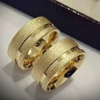 Par de alianças Casamento e Noivado Trabalhada 8mm Antigas Banhado 18k PROMOÇÃO RELÂMPAGO