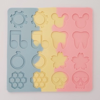 Molde de Brincos, Pingentes e Chaveiros (4cm) - Coleção com 8 Modelos Diversos - Mickey e Outros - 16 Cavidades