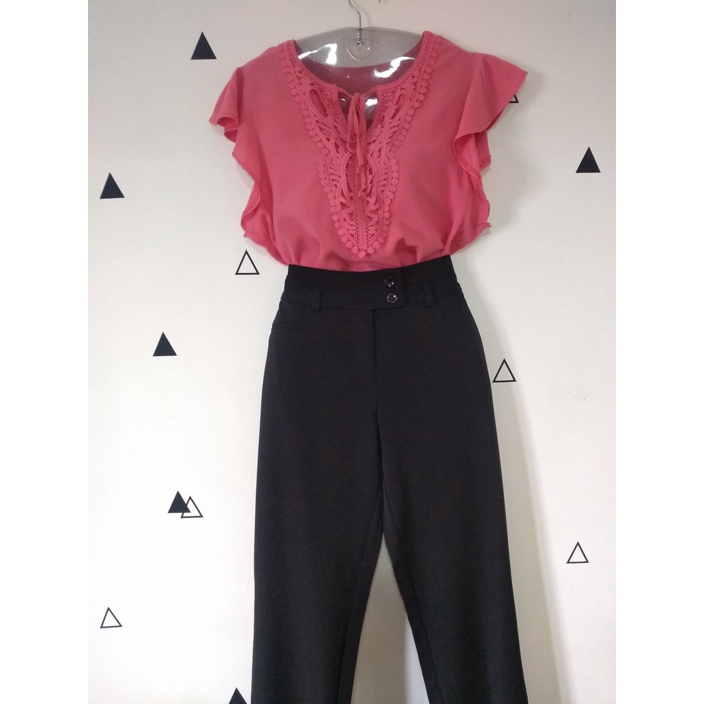 Calça preta store com blusa rosa