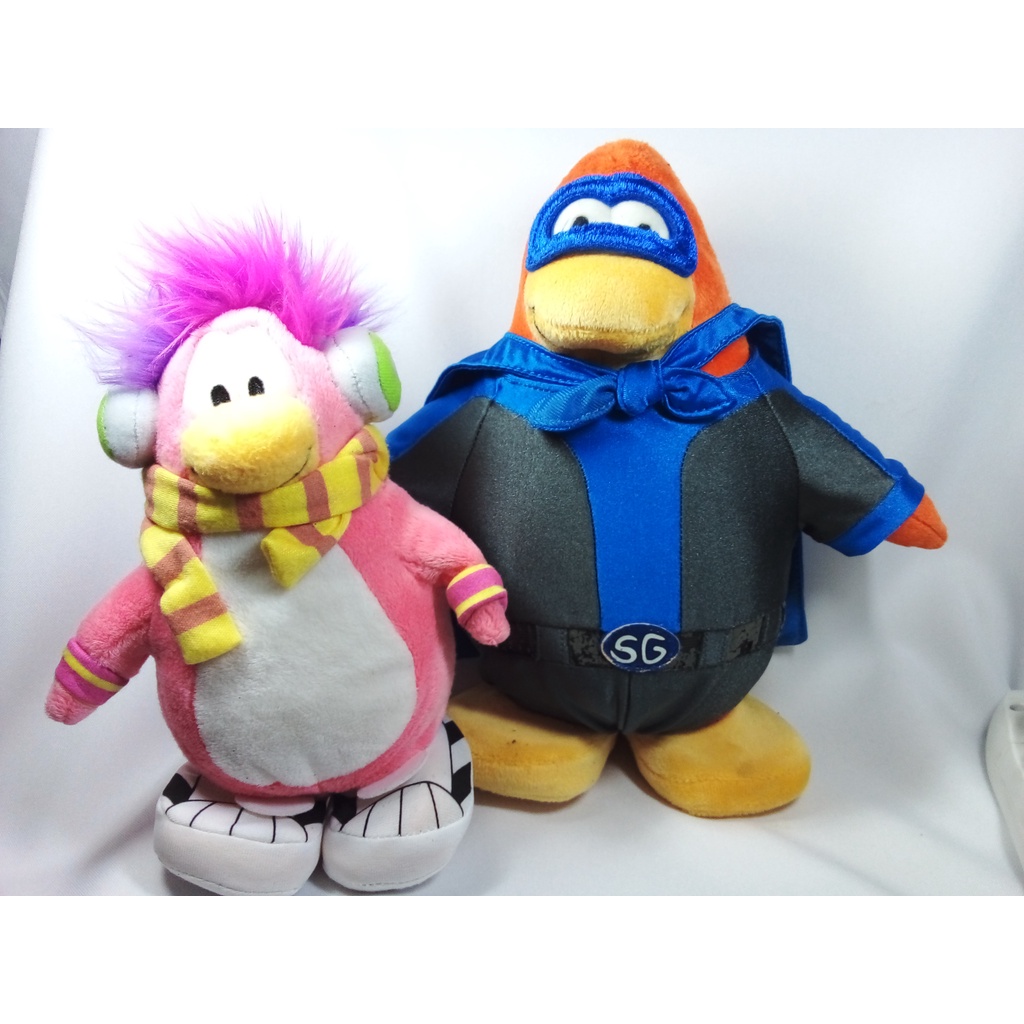 Pelúcia Club Penguin Super-herói Sg e Cadence 2 pinguins super fofos