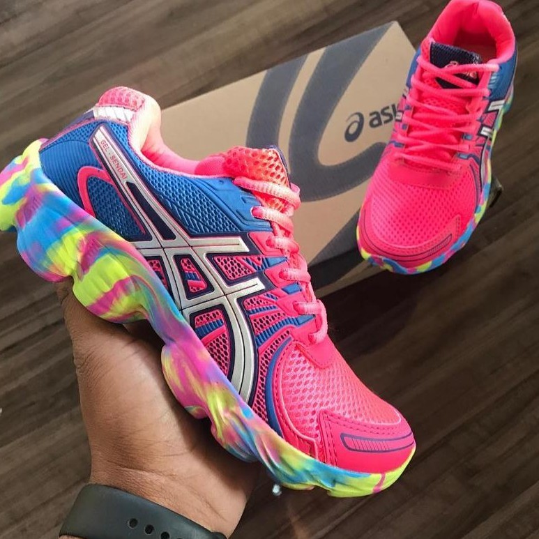 Tenis para best sale caminhada asics feminino