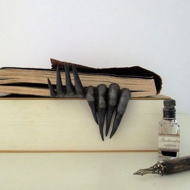 Marca página mãos / Terror / Halloween / Garras / Mãozinhas