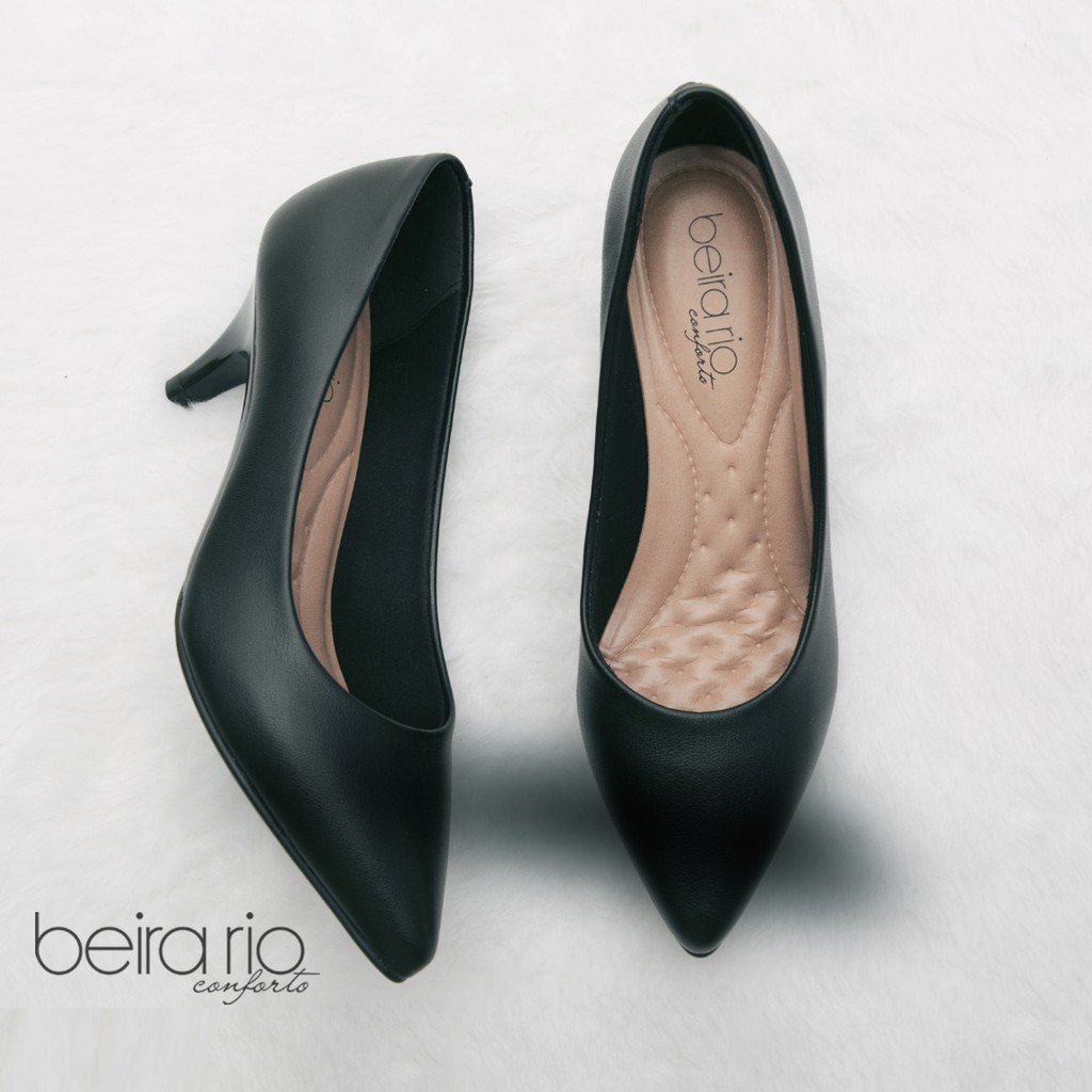 Scarpin preto sale salto baixo confort