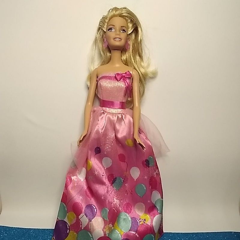 Vendo Barbie Original com Roupas Original, Brinquedo Barbie Usado 84110462