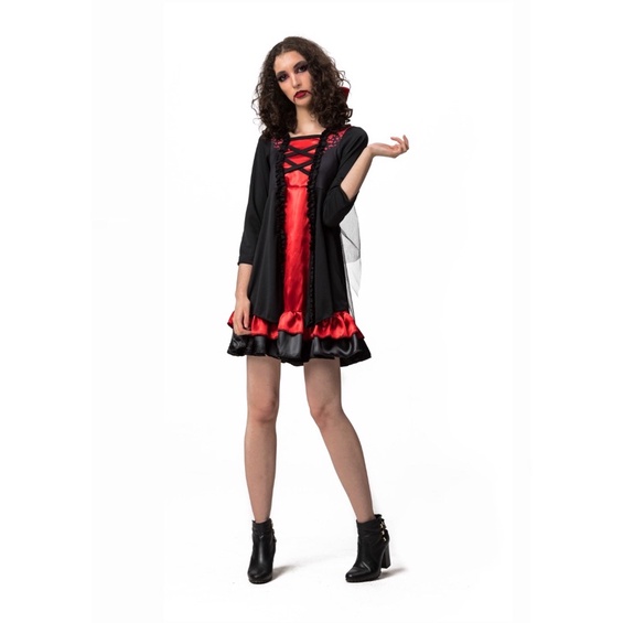 fantasia de Halloween infantil improvisada de Drácula  Diy halloween  costumes easy, Vampire costume diy, Vampire costume kids