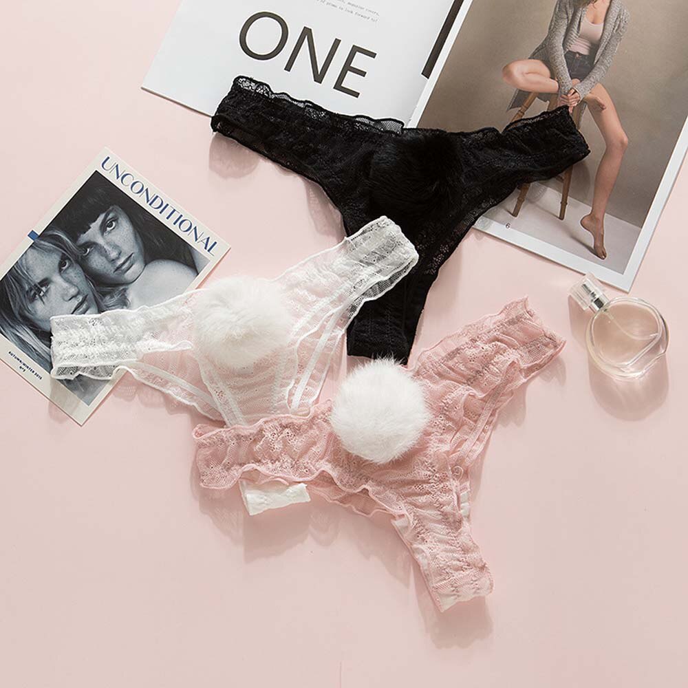Calcinha renda rabo de coelho pompom bunny