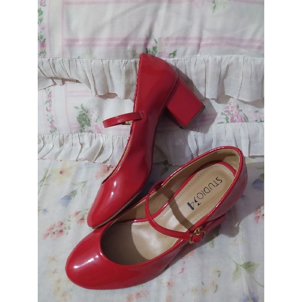 Sapato de best sale boneca vermelho