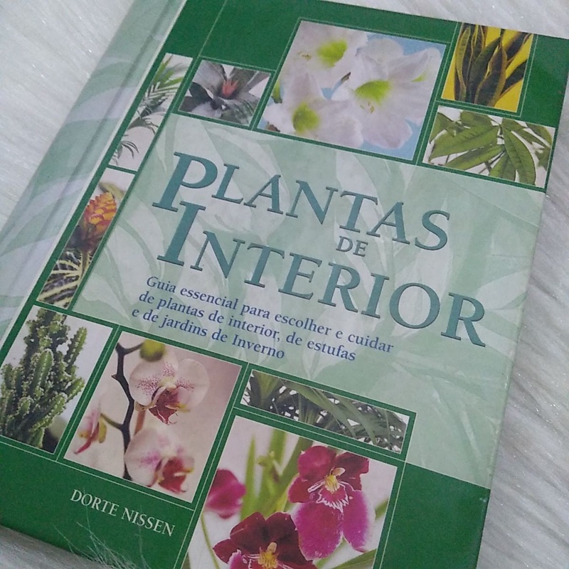Livro Plantas de Interior Guia Essencial para Escolher e Cuidar por ...