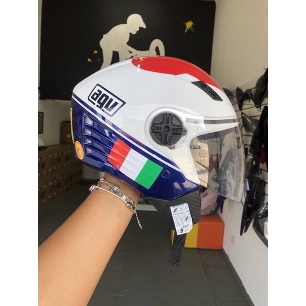 CAPACETE FW3 ADESIVADO AGV CORAÇÃO