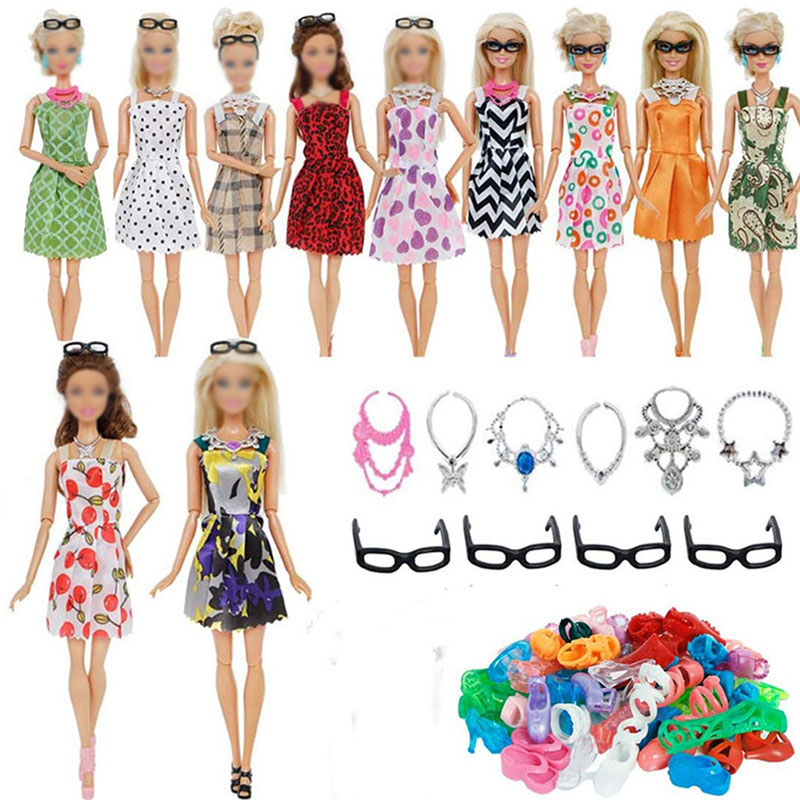 Roupa para barbie (vestido com óculos e sapato)