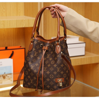 Bolsa Sacola Neverfull Média Louis Vuitton, Bolsa de Ombro Feminina Louis- Vuitton Usado 68524004