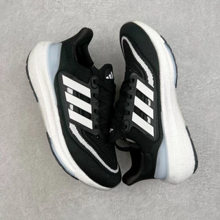 Ultra Boost Light Série UB2023 Manga De Meia De Corte Baixo Tricotar Almofadado Respirável Sapatos De Corrida Esportiva Casuais Em Esquema De Cores Preto E Branco