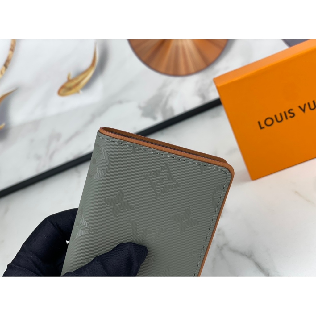 Carteira Louis Vuitton masculina, porta cartões CNH documentos em Geral. -  Corre Que Ta Baratinho