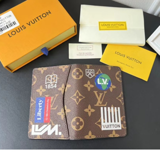 Météore, Louis Vuitton  Produtos de maquiagem, Maquiagem, Acessórios