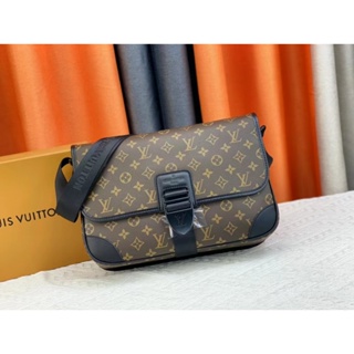 Preços baixos em Bolsas para homens Louis Vuitton