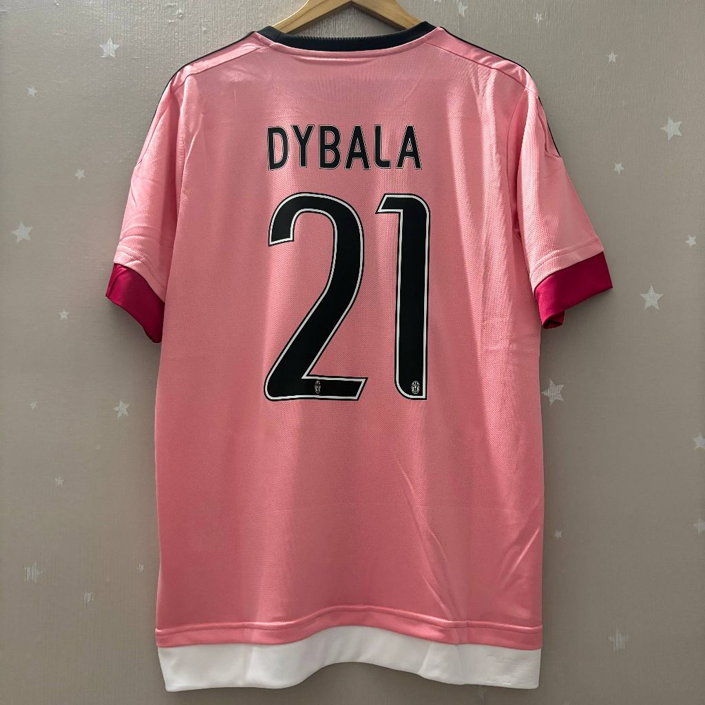 1516 Camisa Juventus Fora DYBALA POGBA Classic vintage Versão Tailandesa De Alta Qualidade retro Rosa Solto Ventilado De Secagem Rápida Camiseta De Manga Curta Sports