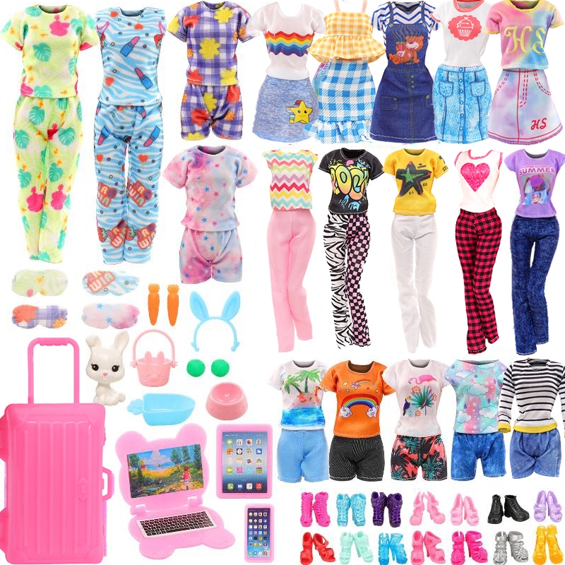 34 Pcs Nova Moda Para Roupas E Acessórios Barbie Doll Clothes = 3 Vestidos , 3 Tops Calças , 2 Pijamas + Patches De Olhos , Conjuntos De Computador