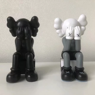 10cm Estilo Moda KAWS Anime Figura XX Eyes Doll PVC Ação Brinquedos Modelo Suporte De Telefone Coleção De Estátuas De Carro Presentes De Decoração