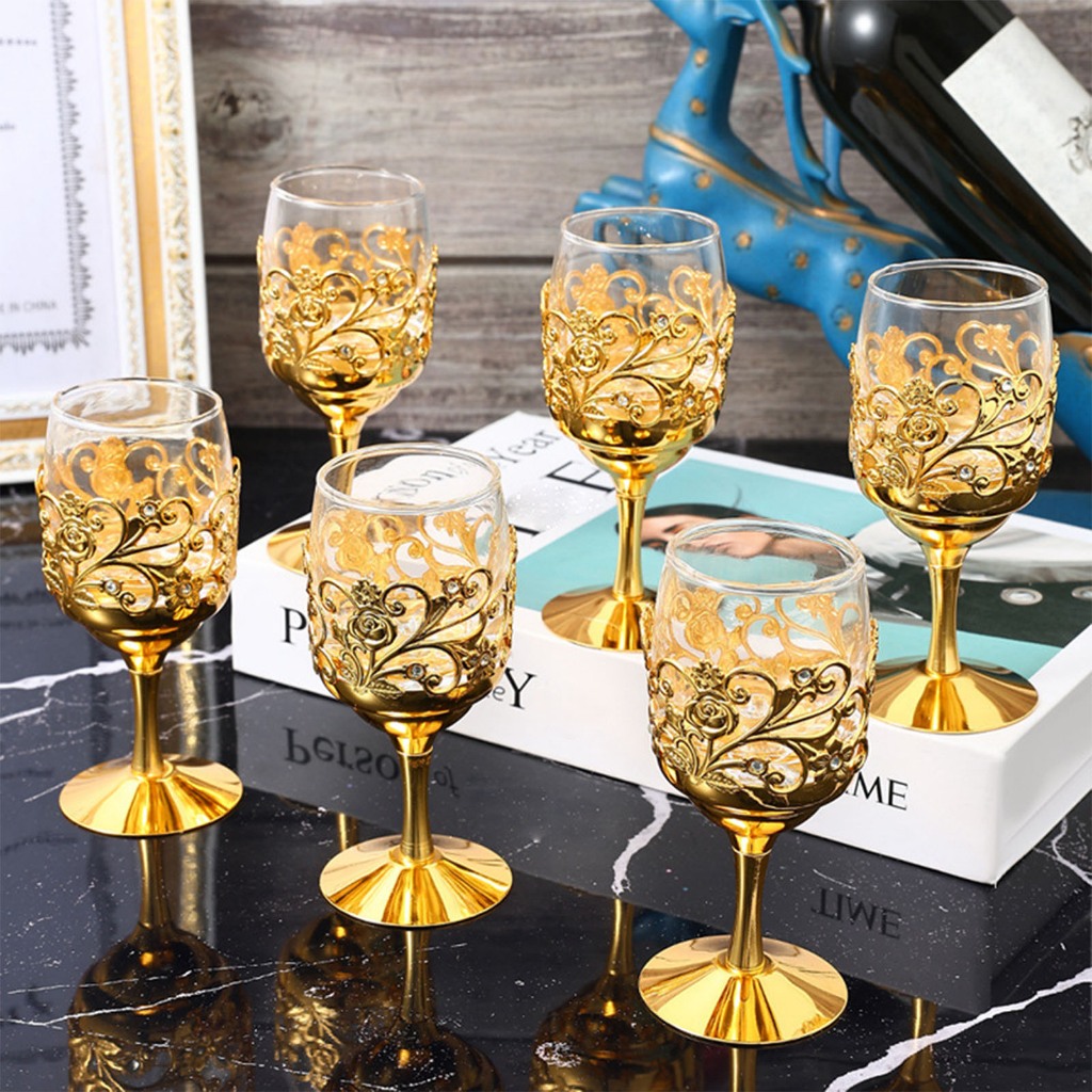 Brass Goblet Chalice, Vintage Embossed Engraving Flower  Pattern Wine Glasses Cup Communion Chalice for Home Party Bar (L): Goblets  & Chalices