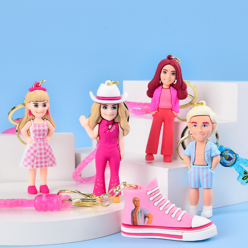 Small deals barbie dolls