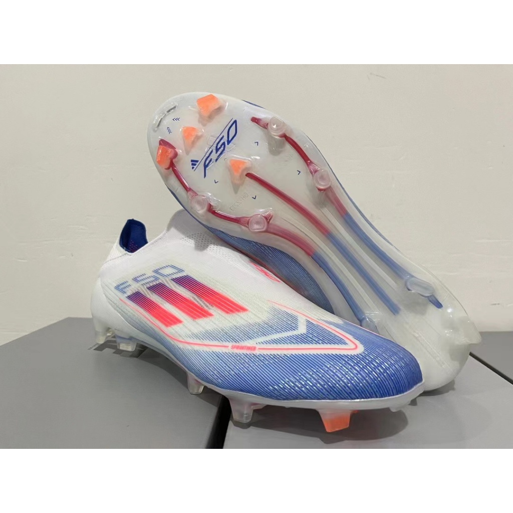 2024 Slip-On Botas chuteira campo de Futebol Masculino Tênis de Grama para o Exterior