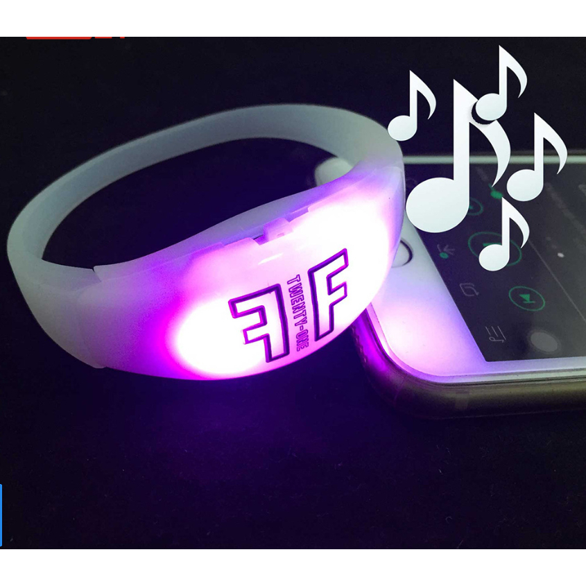 20pcs Pulseira De Controle De Voz LED 7 Iluminação Cores Mudança De ...