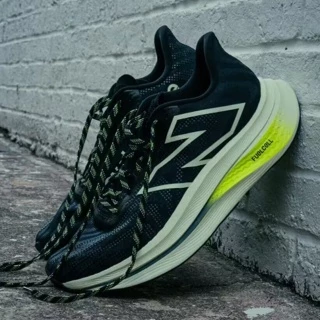 Preto / laranja / branco Novo Balanço Almofadado Sapatos de Corrida Respirável 36---45