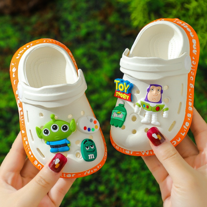 Buzz Lightyear Sapatos de Buraco para Meninos Sapatos de Buraco para Meninos Chinelos de Verão para Meninos Baotou Sandálias para Bebês Chinelos de Praia para Meninos