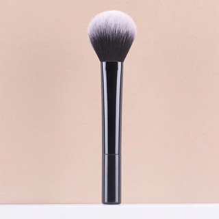 1pcss Escova em pó solta usada para imersão Apropriar quantidade de pó solto, quando usando escova em pó solta para imersão de pó solto, boa elasticidade, toque suave Fácil de agarrar pó, muito uniforme de colorir, fazer maquiagem naturalmente não mascara