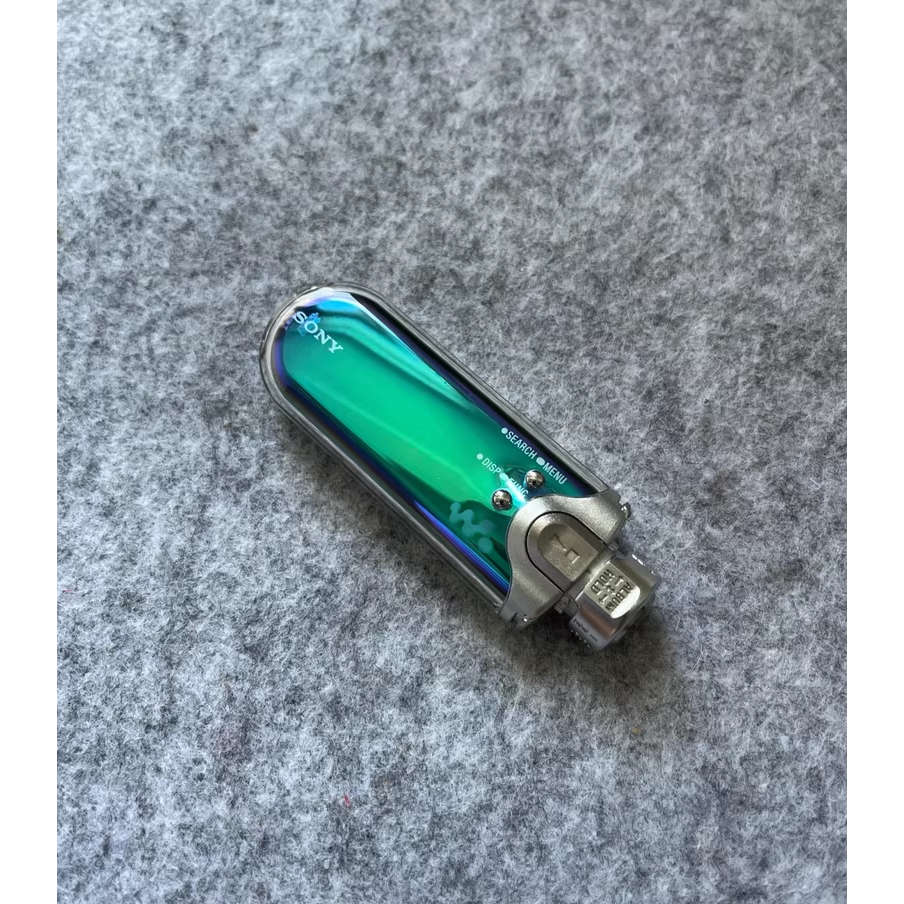 Walkman Sony NW-A608 , Capacidade De 2 Gb , Edição Limitada Chameleon . Possui Um design De Frasco De perfume Muito Eleg