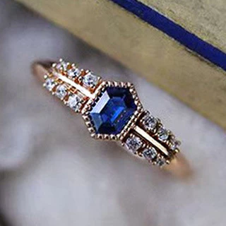 Estilo Retro Safira Diamante Cristal Ouro Titânio Aço Moda Jóias Anéis De Noivado Tamanho Ajustável