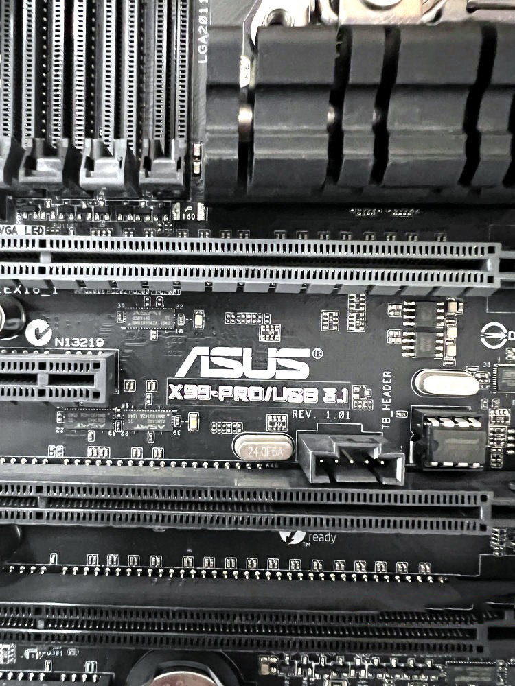 ASUS I/O Shield Originale Per Schede Madri X99 Pro E X99 Pro USB 3.1 – Nuovo E Sigillato